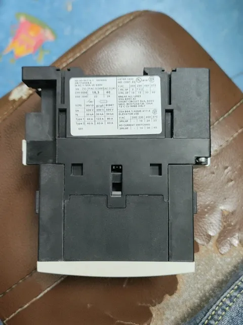 Siemens 3RT5035-1A Industrial Relay product photo 2