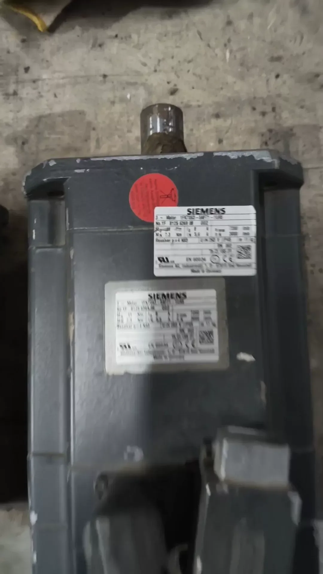 Siemens 1FK7063-5AF71-1UA5 Motor & Drive Component product photo 1