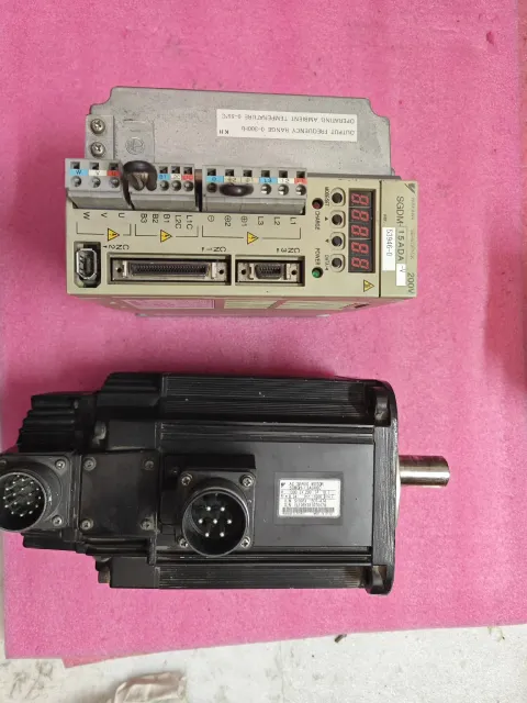 Yaskawa SGDM-15ADA-V + SGMGH-13ACA6C Motor & Drive Component product photo 1