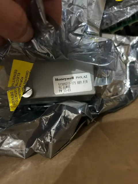Honeywell 51309561-100 / 51309647-500 / MC-TAMT13 (51309213-175) / MC-TSDM02 Industrial Automation Component product photo 6