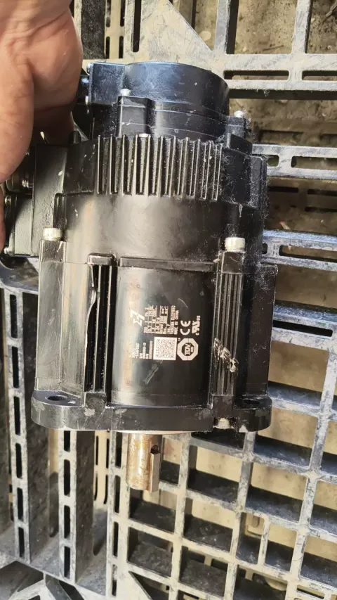 Yaskawa SGM7G-13AFC6C Motor & Drive Component product photo 4