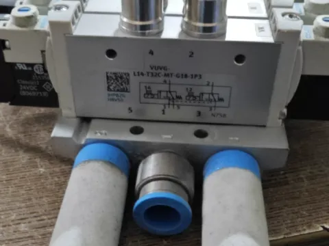 Festo VUVG-L14-T32C-MT-G18-1P3 / VUVG-B14-B52-ZT-F-1P3 Industrial Automation Component product photo 3
