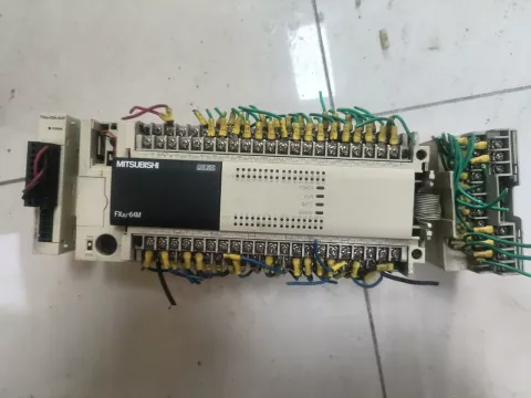White Label FX3U-64MT/ES-A + FX3U-4DA-ADP PLC Module product photo 2