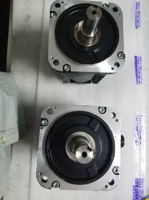 Yaskawa SGD7S-120A00A002 + SGM7G-13AFC61 Motor & Drive Component product photo 5
