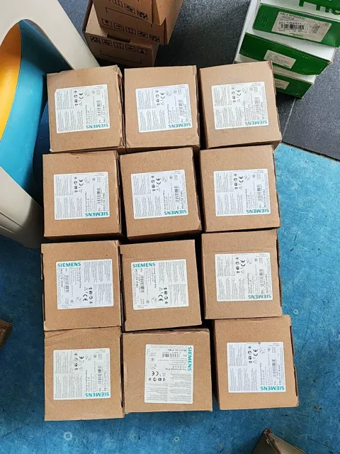 Siemens 3RU5156-3HB2 Industrial Relay product photo 1