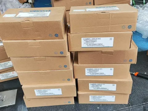 Yaskawa SGMMS-04A3C6S Motor & Drive Component product photo 1