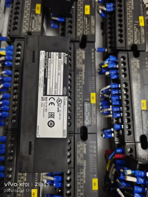 Mitsubishi Electric AJ65SBTB1-16D I/O Module — product photo 7 of 28