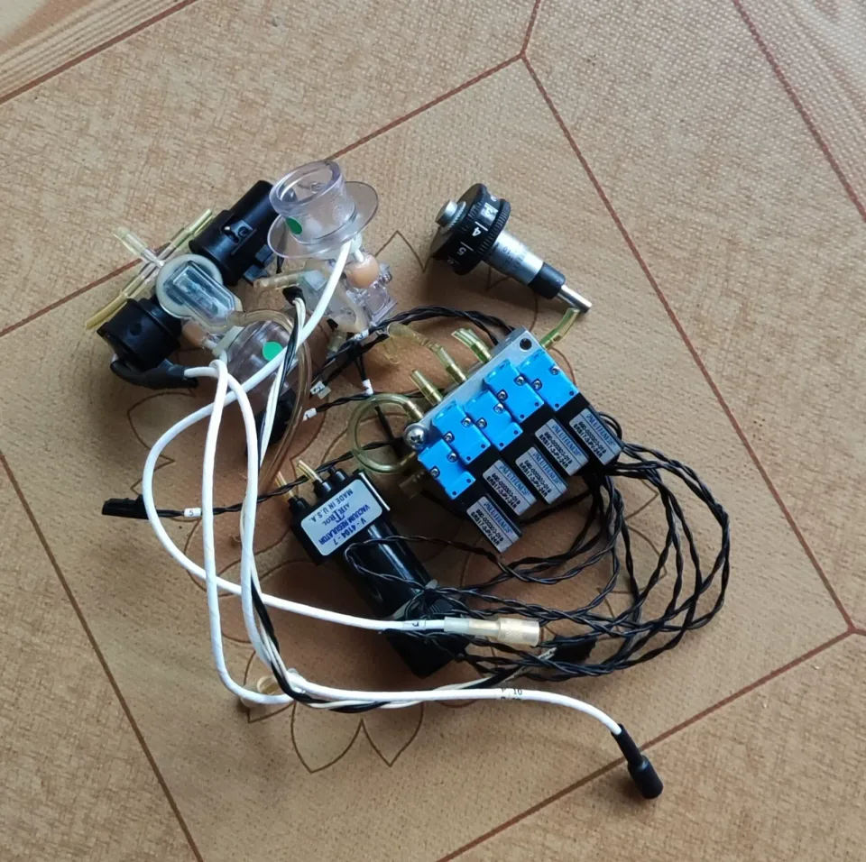 AIRTROL / PNEUTRONICS V-4104-7 / SR817-3-PV-24R / 980-000300-019 Industrial Automation Component product photo 1
