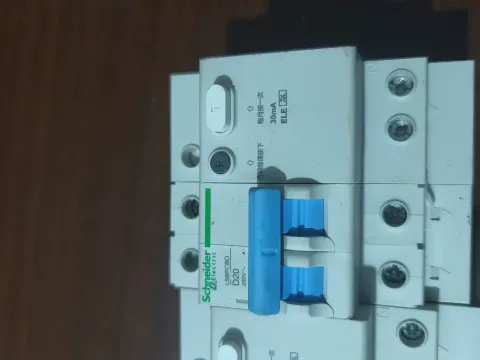 Schneider Electric LS8RCBO 3P D20A Industrial Automation Component product photo 2