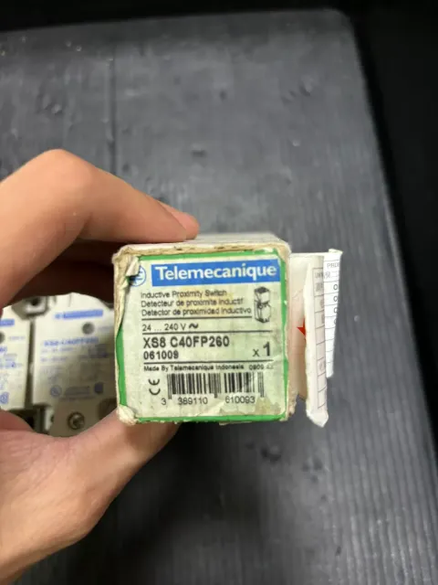White Label XS8-C40FP260 / 061009 Industrial Sensor product photo 2