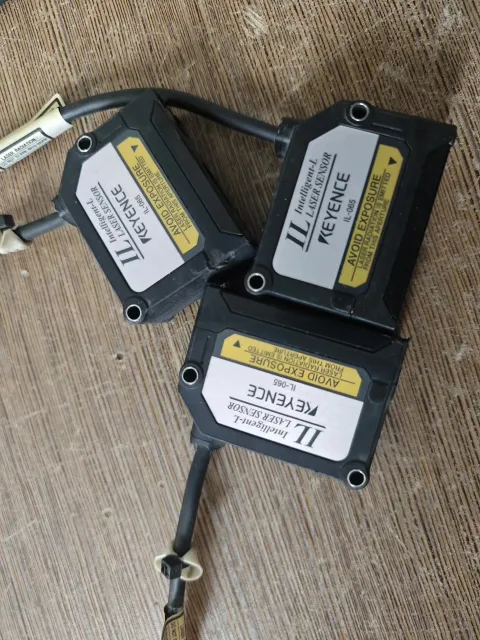 KEYENCE IL-065 Industrial Sensor product photo 1