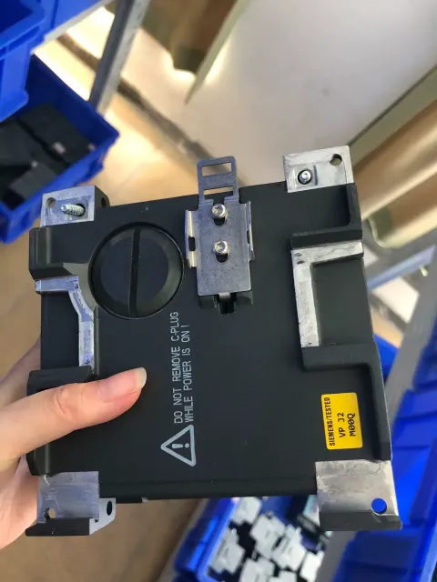Siemens 6GK5216-0BA00-2AA3 Industrial Sensor — product photo 2 of 10