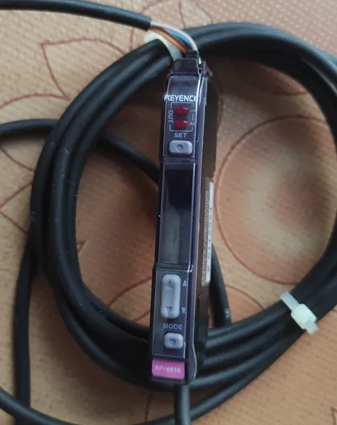 KEYENCE AP-V41A Industrial Sensor product photo 1