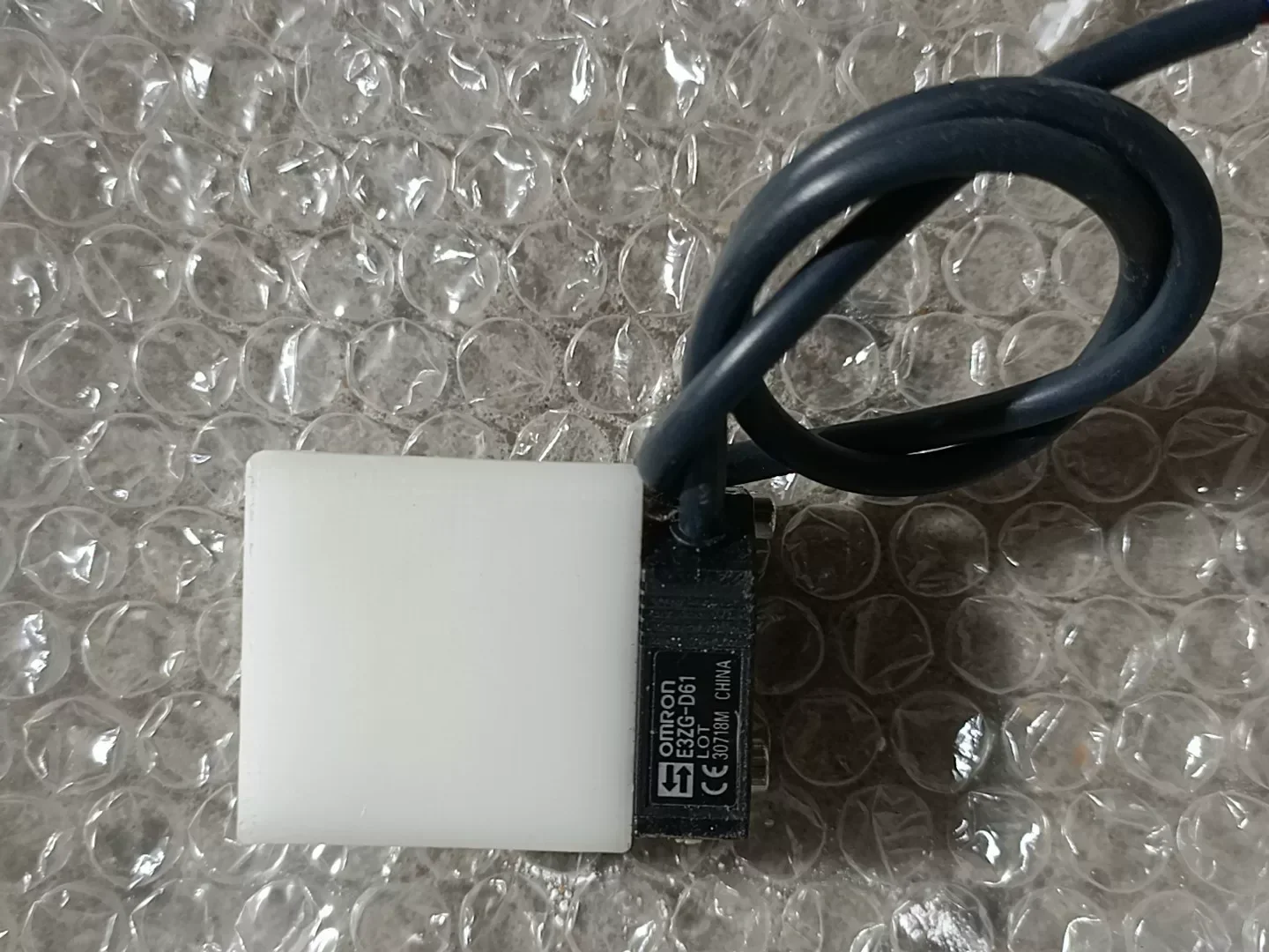 OMRON E3ZG-D61 Industrial Sensor product photo 1