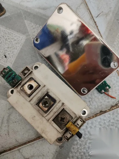 Infineon FF150R12KT3G Power Electronics Module — product photo 7 of 13
