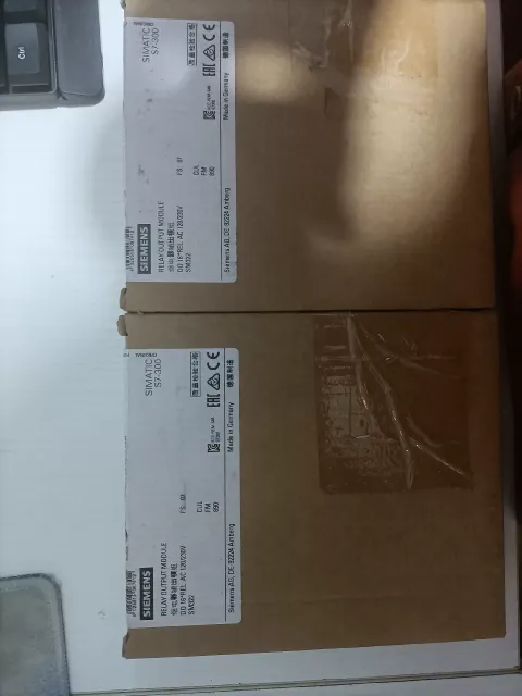 Siemens 6ES7 322-1HH01-0AA0 PLC Module — product photo 10 of 14