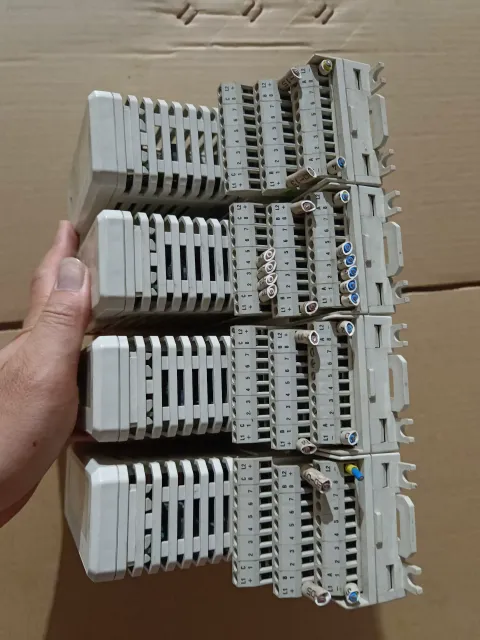 ABB AO810 / 3BSE008522R1 Industrial Automation Component — product photo 21 of 25
