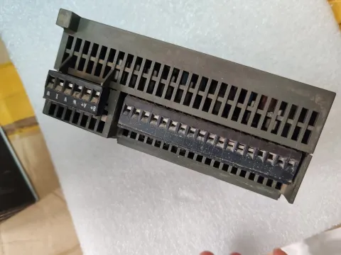 Siemens 6ES7214-2AD23-0XB8 PLC Module — product photo 9 of 19