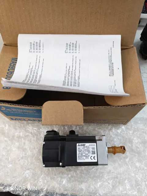 White Label MR-J4-10B + HG-KR13J Motor & Drive Component product photo 6
