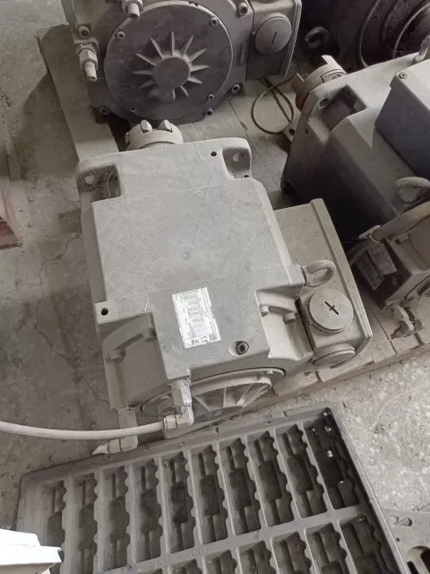 Siemens 1PH8131-1DF22-0GC1 / 1PH8163-1DF23-0GA1-Z Motor & Drive Component product photo 4