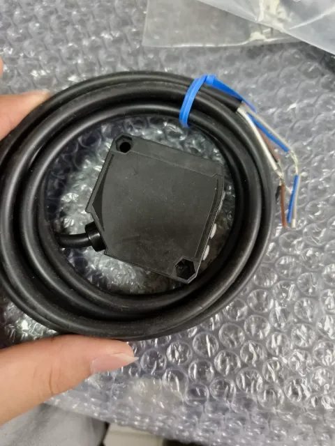 OMRON E3JK-RR12-C Industrial Sensor — product photo 2 of 5