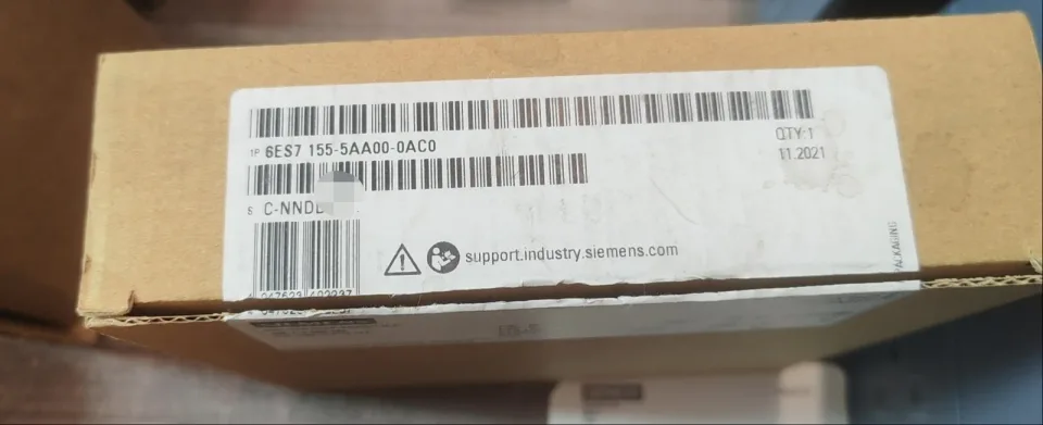 Siemens 6ES7155-5AA00-0AC0 Industrial Automation Component — product photo 1 of 14