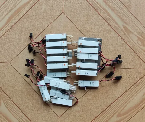 SMC LVM102R-5A-3 / LVM10R1-5A-3 Industrial Automation Component product photo 1