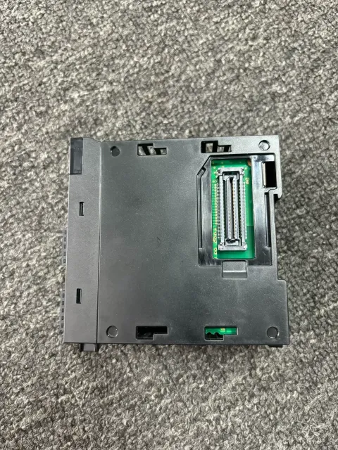 KEYENCE KV-XL402 PLC Module product photo 3