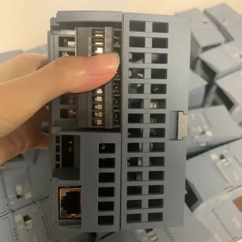 Siemens 6ES7 214-1AG40-0XB0 PLC Module — product photo 14 of 19