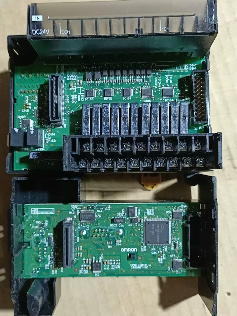 OMRON CP1E-N30DR-D PLC Module product photo 1