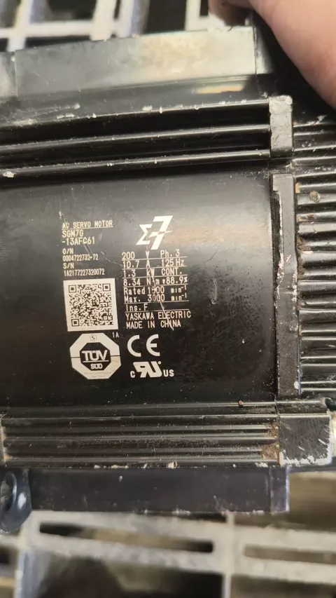 Yaskawa SGM7G-13AFC61 Motor & Drive Component — product photo 3 of 17
