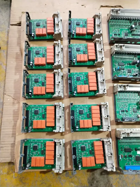 Schneider Electric TSXDMZ28DT PLC Module — product photo 15 of 18