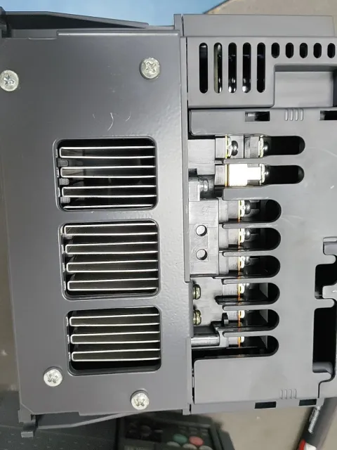 Mitsubishi Electric FR-E720-3.7K Power Electronics Module — product photo 3 of 10