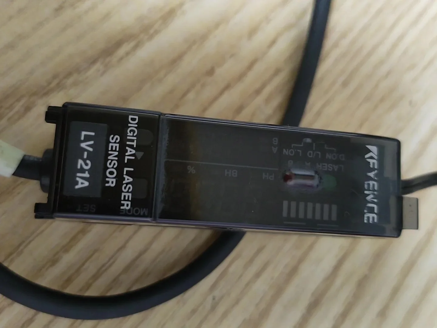 KEYENCE LV-21A Industrial Sensor — product photo 1 of 7
