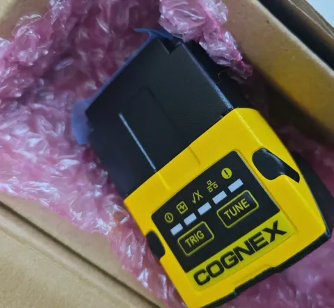 Cognex DM262X Industrial Sensor — product photo 2 of 23