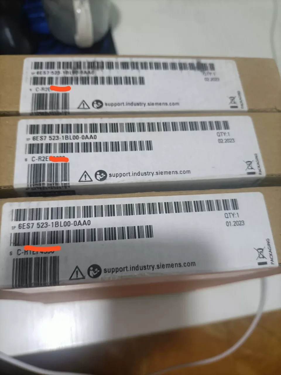 Siemens 6ES7 523-1BL00-0AA0 Industrial Automation Component — product photo 1 of 2