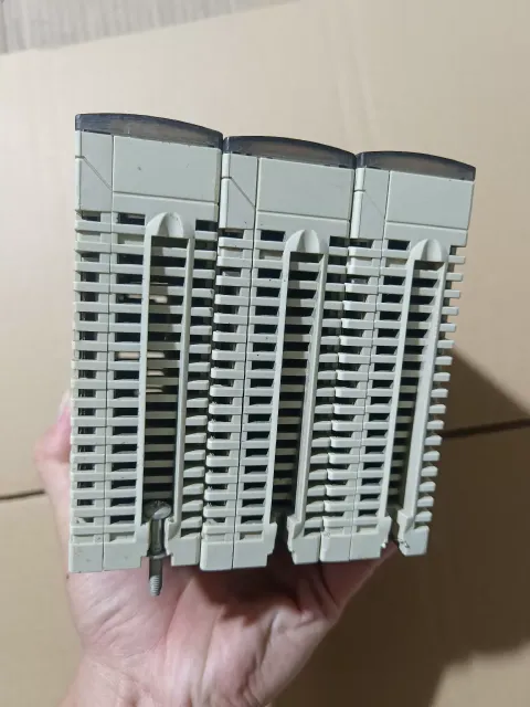 Schneider Electric TSXDSY08R5A PLC Module product photo 8