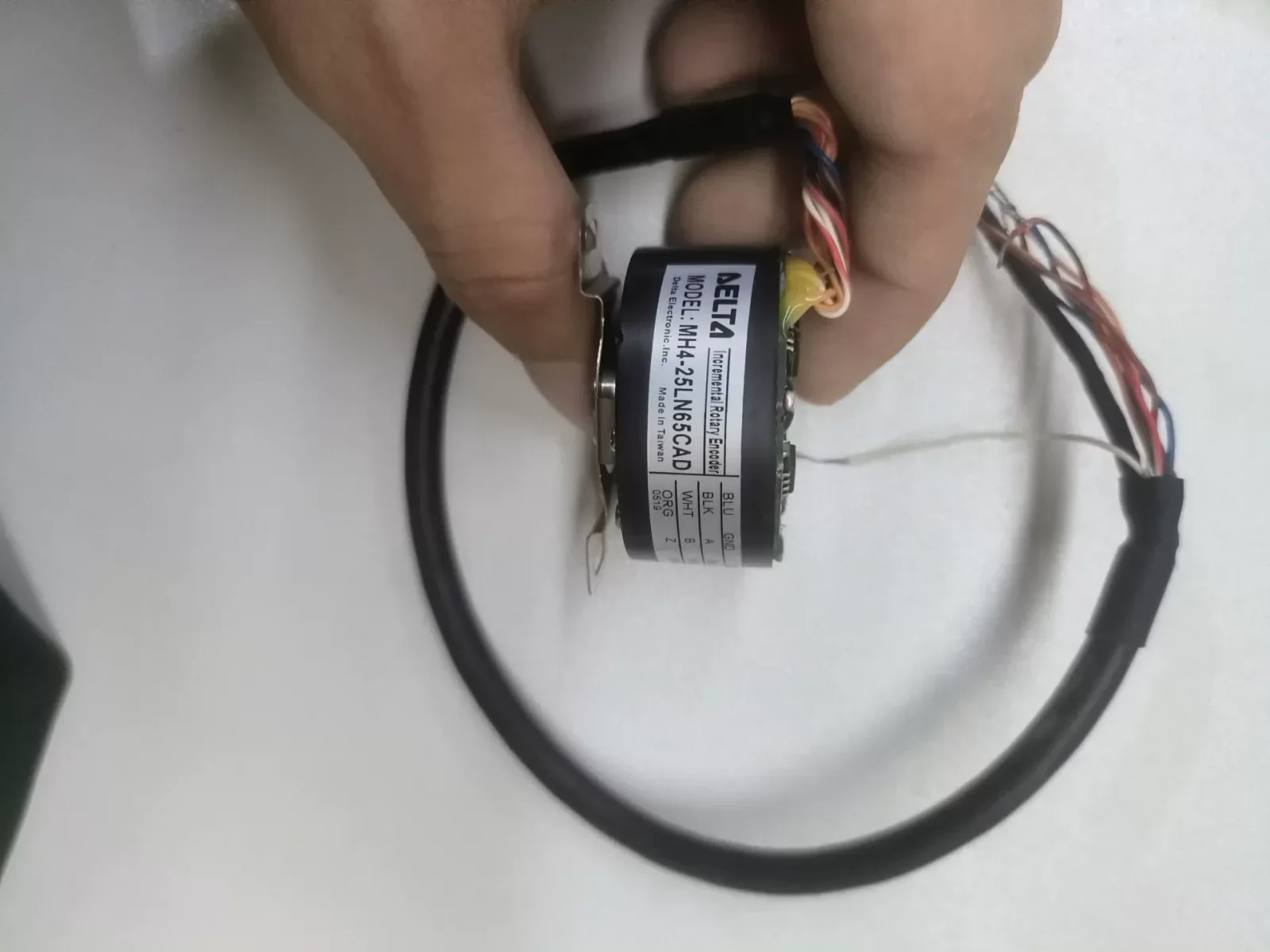 Delta MH4-25LN65CAD Industrial Encoder product photo 1