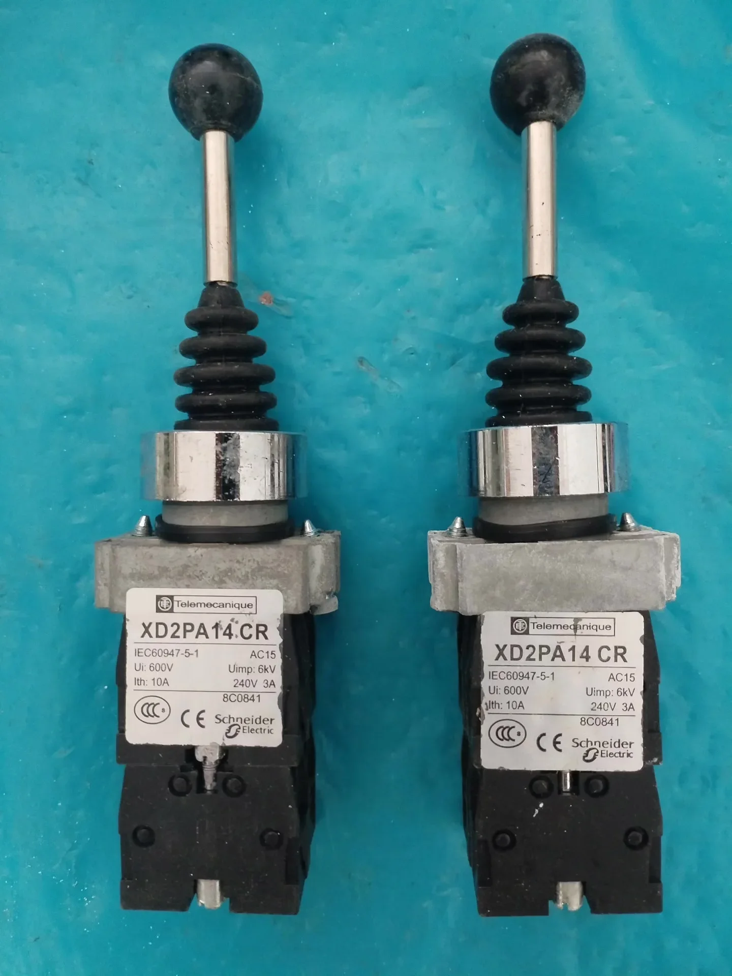 Schneider Electric / Telemecanique XD2PA14CR Industrial Sensor product photo 1