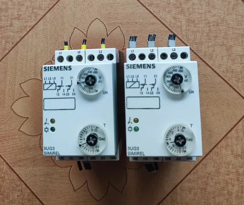 Siemens 3UG3013-1BP60 Industrial Relay product photo 1