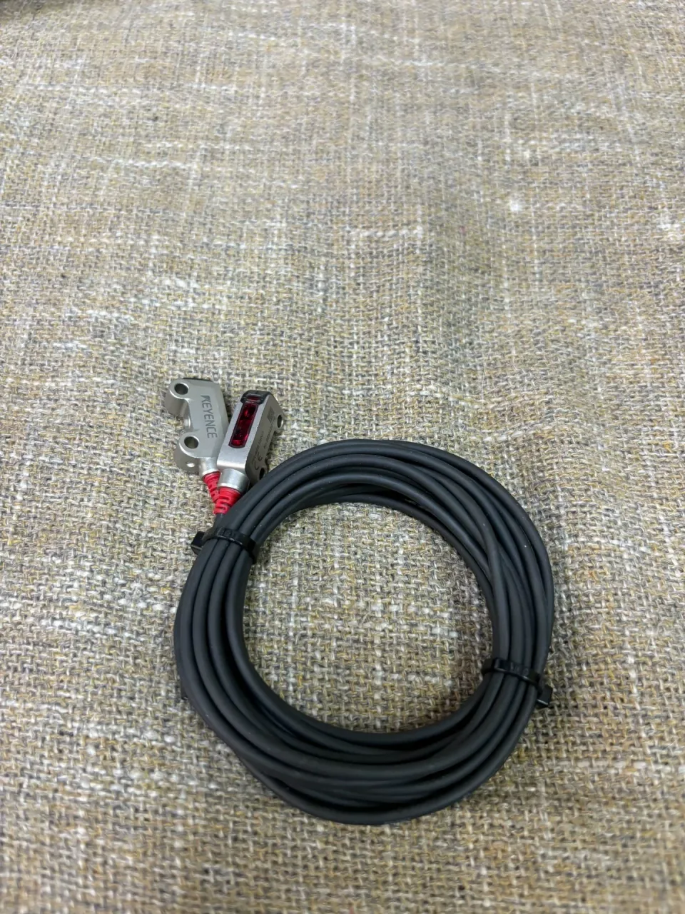 KEYENCE PR-MB15N3 Industrial Sensor product photo 1