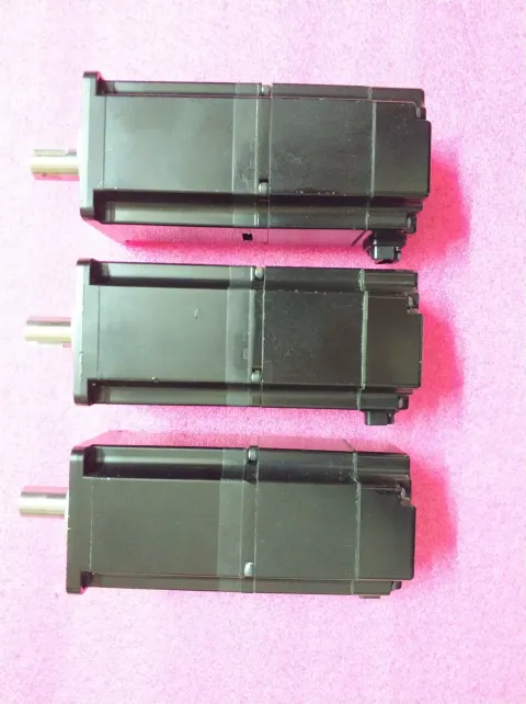 Yaskawa SGMJV-04A3A6C Motor & Drive Component — product photo 11 of 16
