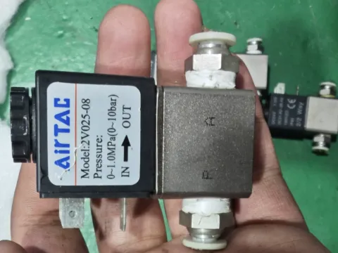 AirTAC 2V025-08 Industrial Automation Component product photo 3