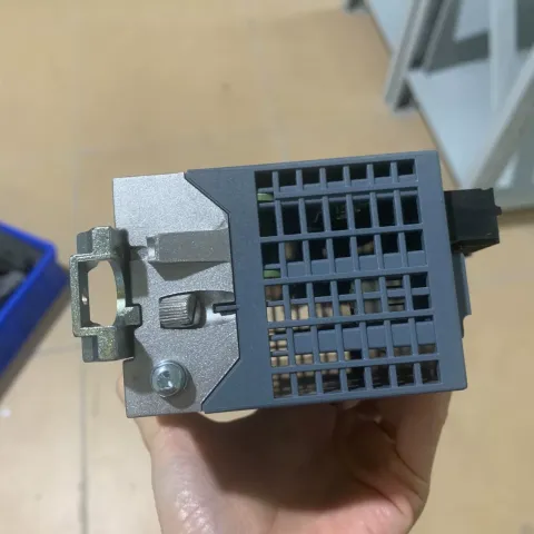 Siemens 6GK5 108-0BA00-2AC2 Industrial Sensor — product photo 7 of 8