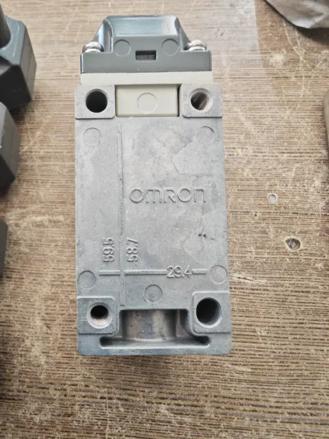 Omron D4A-3102N Industrial Sensor product photo 6