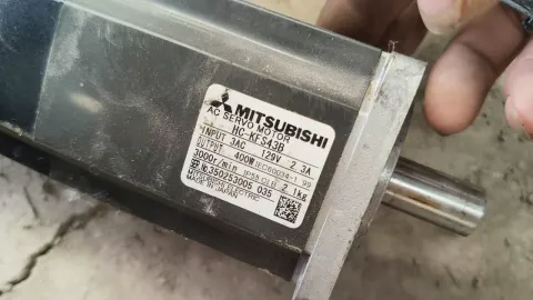 Mitsubishi Electric MR-J2S-40A; HC-KFS43B; HC-KFS43 Motor & Drive Component product photo 7