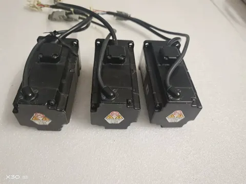 Yaskawa SGMJV-02ADE6E Motor & Drive Component product photo 5