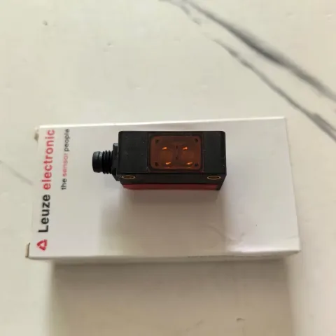 Leuze electronic LE5/4X-M8P2 Industrial Sensor product photo 4