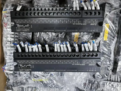 Mitsubishi Electric AJ65SBTB1-32D I/O Module — product photo 49 of 50