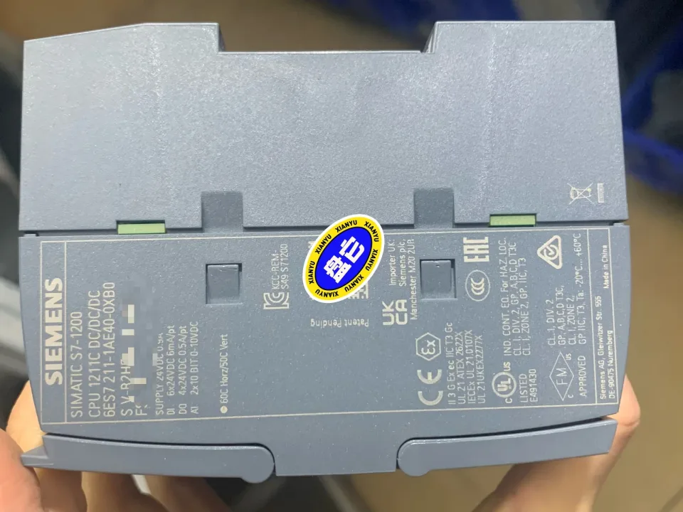 Siemens 6ES7211-1AE40-0XB0 Industrial Automation Component — product photo 1 of 3